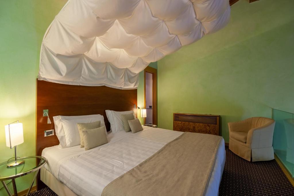 Ilaria Hotel กาลามากี ภายนอก รูปภาพ